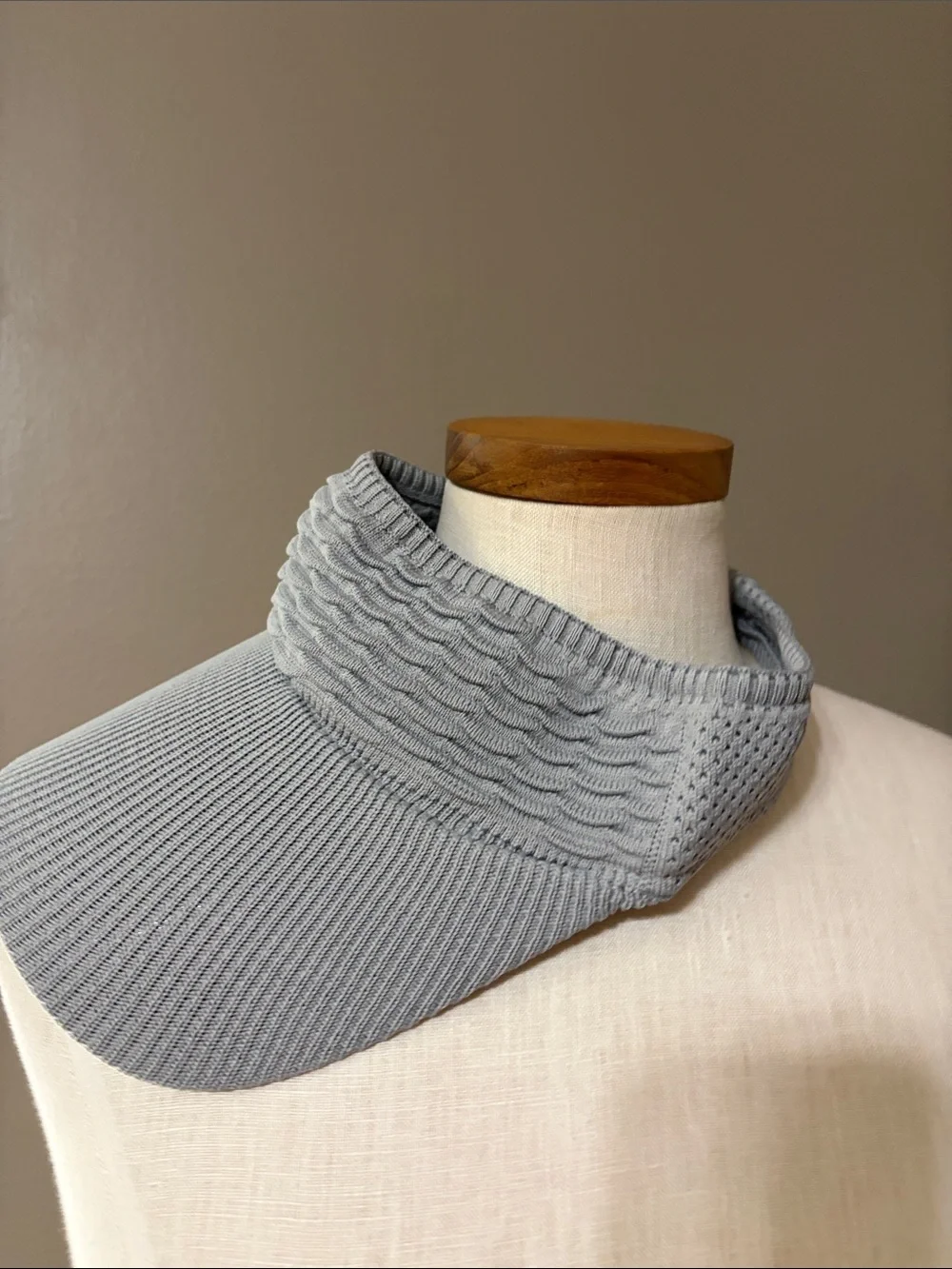 2 stretchy Knit Visors tan/Camel and light gray